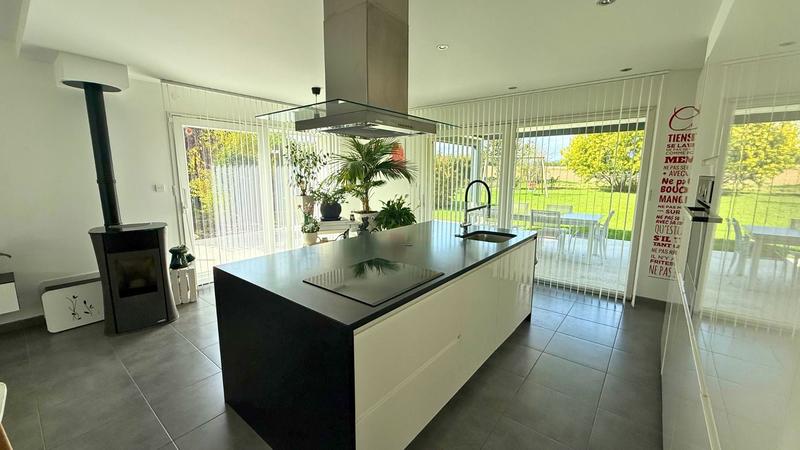 Maison - 137 m² - 5 pièces