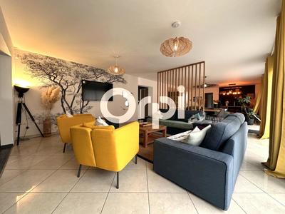 Maison - 336 m² - 7 pièces