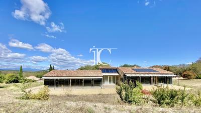 Maison de bois - 182 m² - 6 pièces