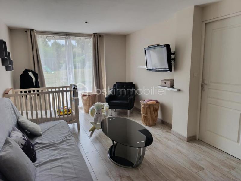 Maison - 242 m² - 10 pièces