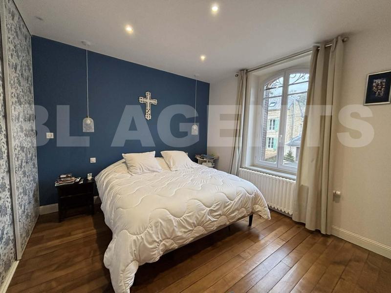 Maison bourgeoise - 228 m² - 8 pièces