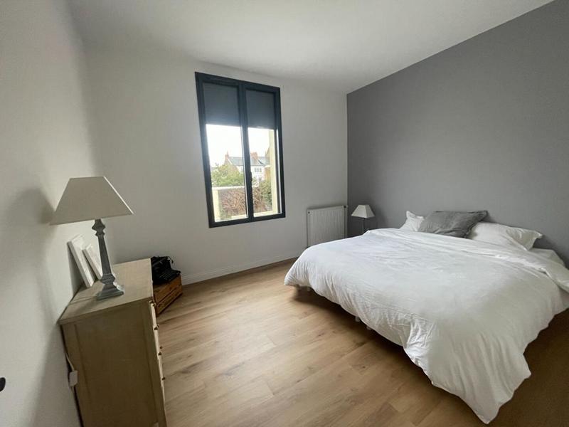 Maison - 222 m² - 8 pièces