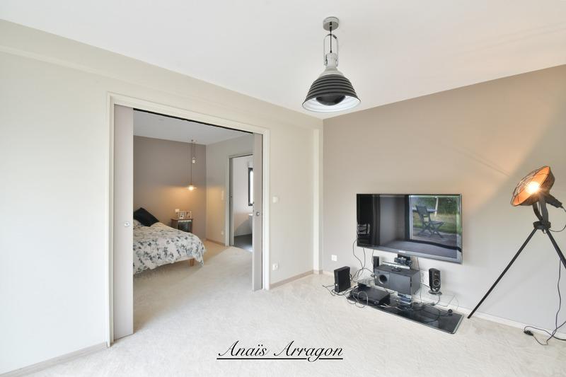 Propriété - 250 m² - 9 pièces