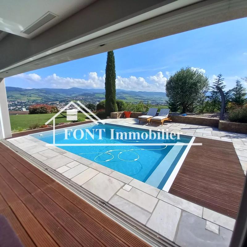 Maison - 338 m² - 8 pièces