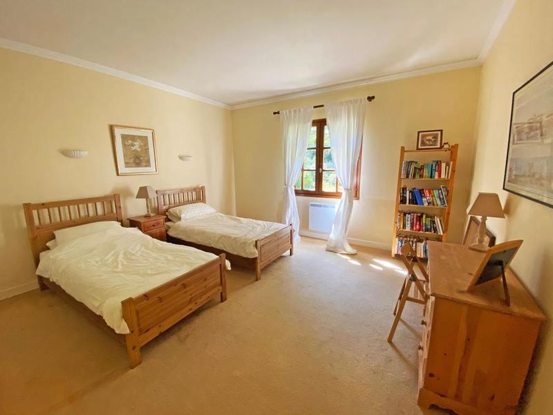 Maison - 159 m² - 5 pièces