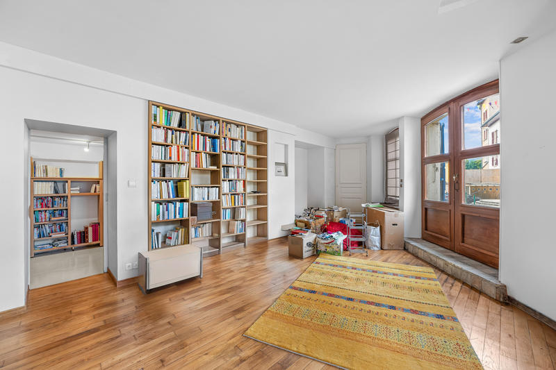 Maison - 243 m² - 10 pièces