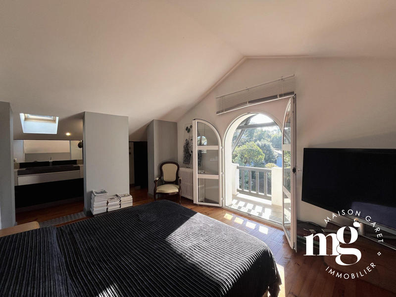 Villa - 200 m² - 7 pièces