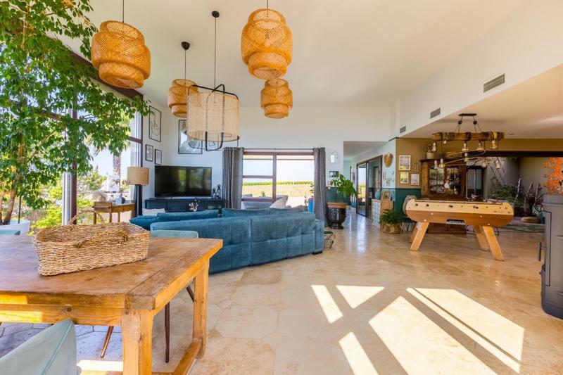 Demeure - 231 m² - 5 pièces