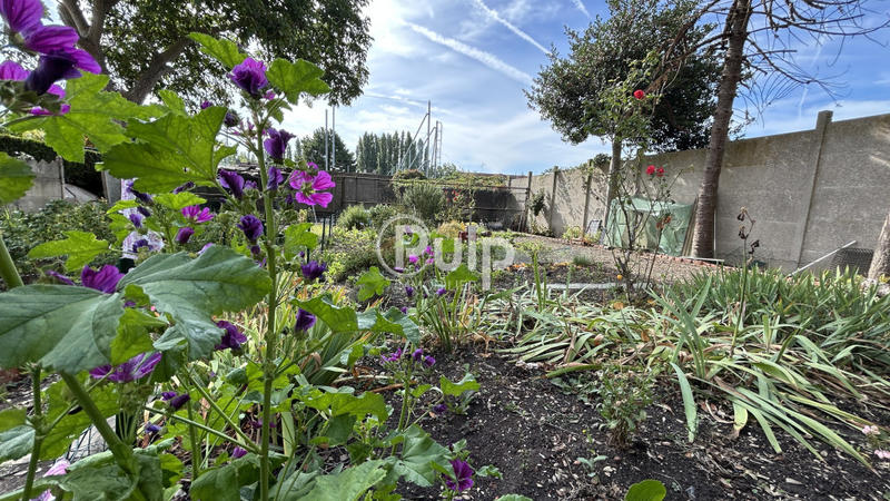 Maison - 235 m² - 8 pièces