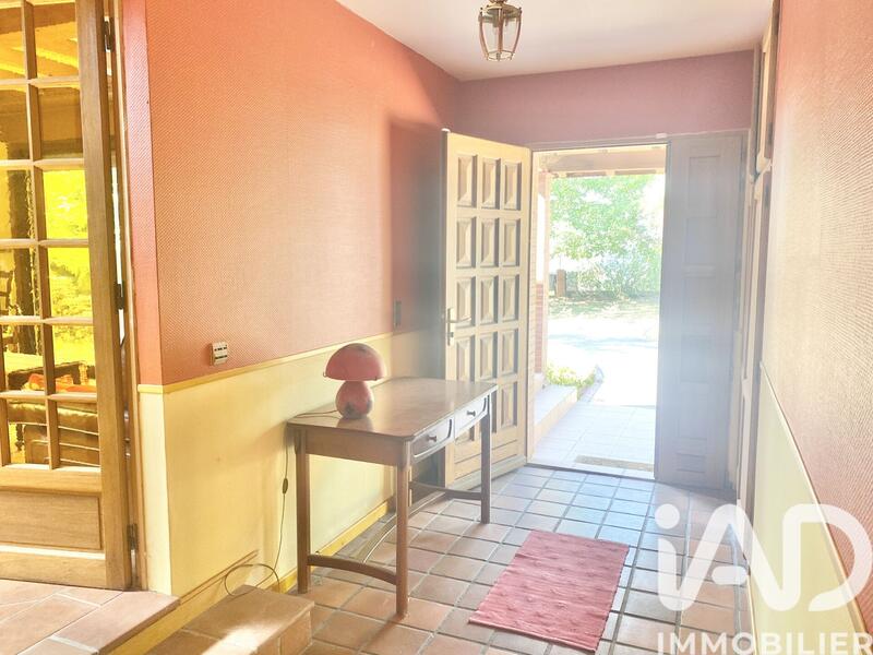 Maison - 214 m² - 8 pièces