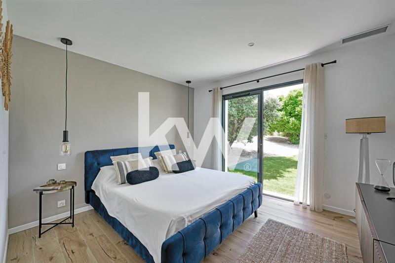 Villa - 167 m² - 6 pièces