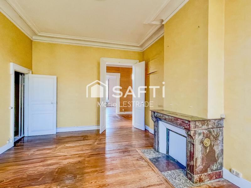 Appartement - 241 m² - 8 pièces