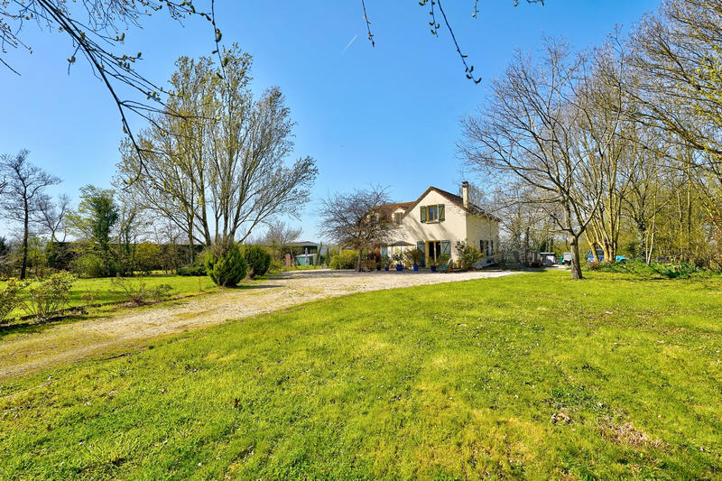 Maison - 170 m² - 6 pièces