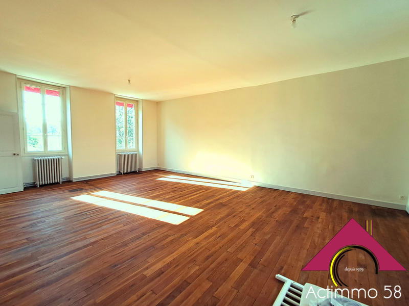 Fonds de commerce - Magasins - 1 080 m²