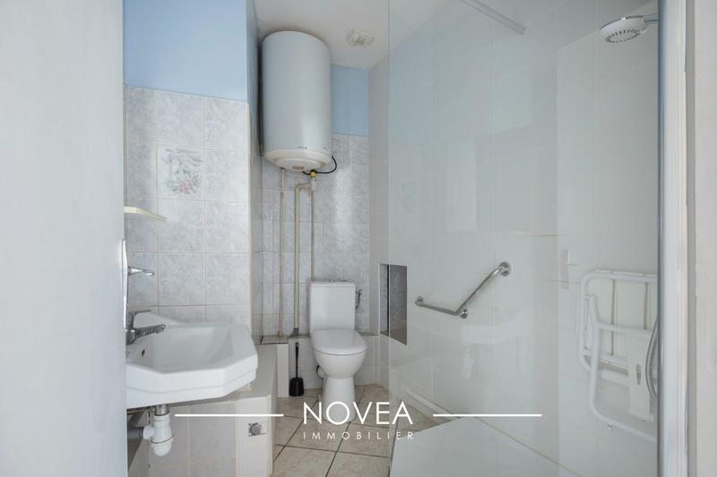 Maison traditionnelle - 259 m² - 8 pièces