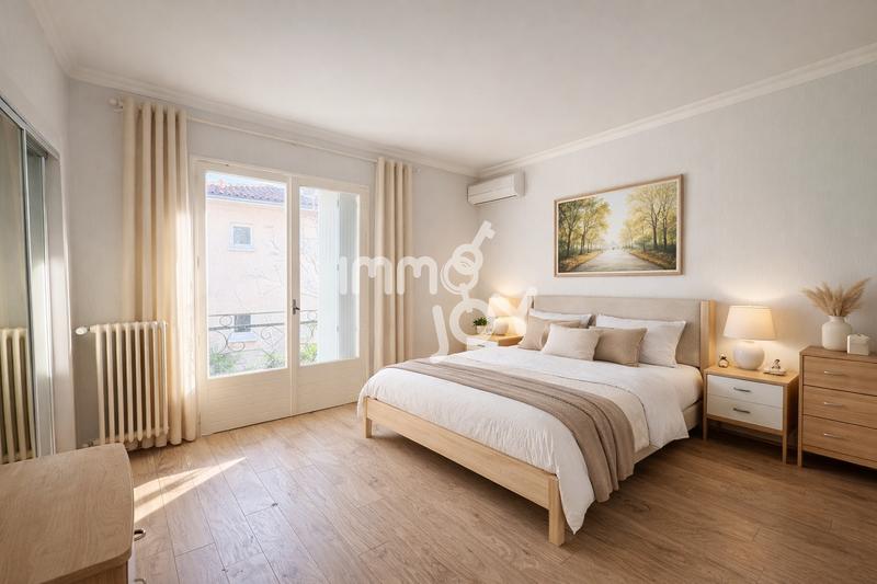 Maison - 248 m² - 8 pièces