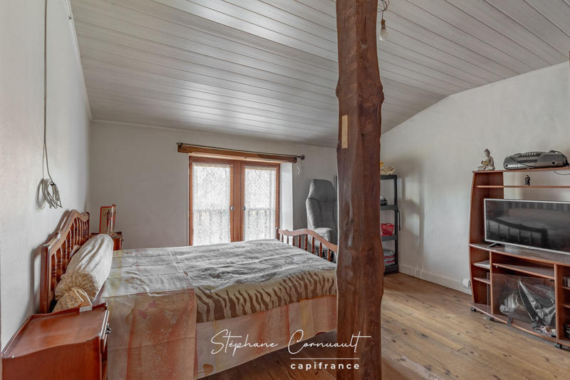 Maison - 236 m² - 8 pièces