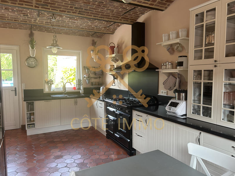 Maison - 236 m² - 8 pièces