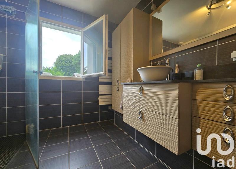 Maison - 210 m² - 6 pièces