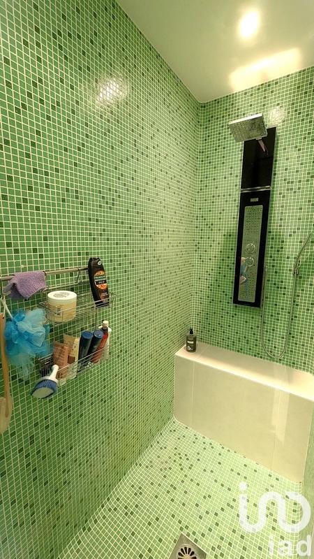 Maison - 250 m² - 8 pièces