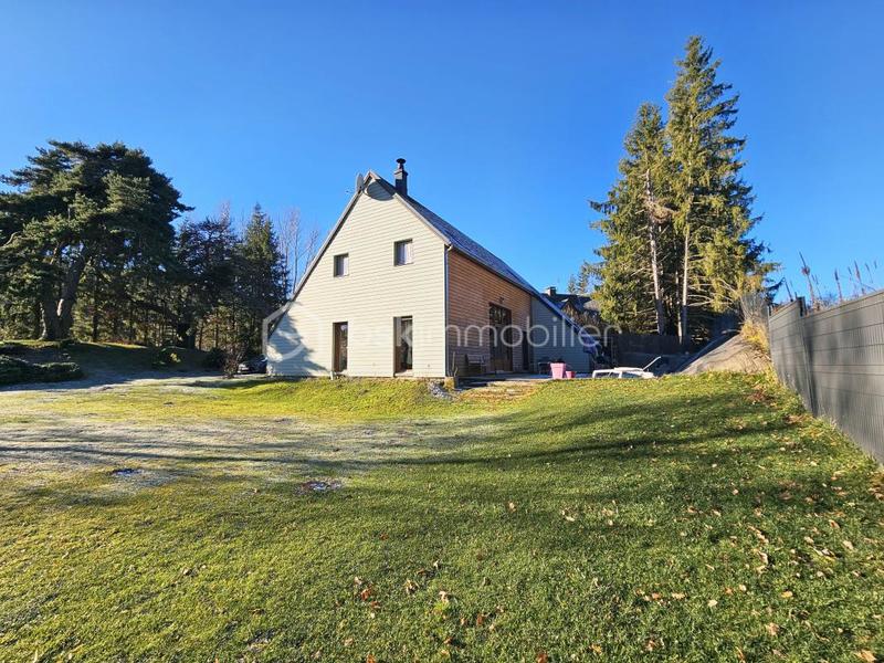 Propriété - 145 m² - 5 pièces