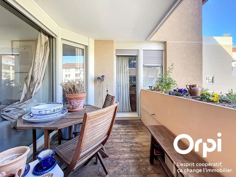 Appartement - 60 m² - 2 pièces