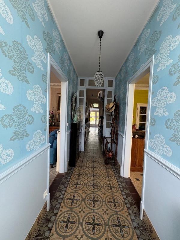 Maison - 263 m² - 10 pièces