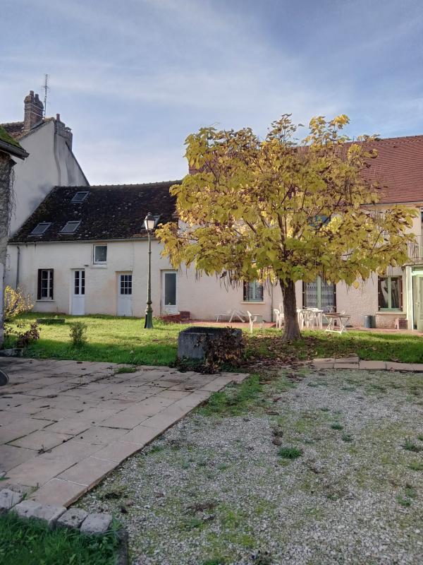 Maison - 290 m² - 9 pièces