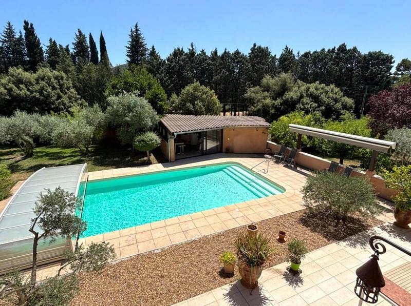 Maison - 290 m² - 8 pièces