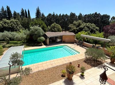 Maison - 290 m² - 8 pièces