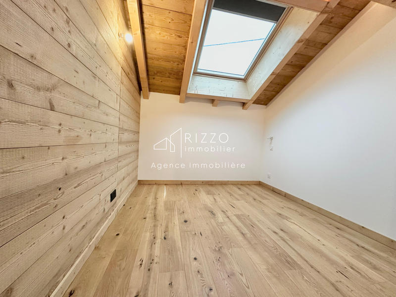 Appartement - 99 m² - 4 pièces