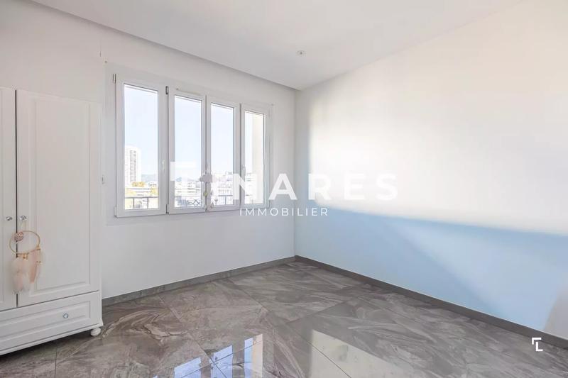 Appartement - 75 m² - 3 pièces