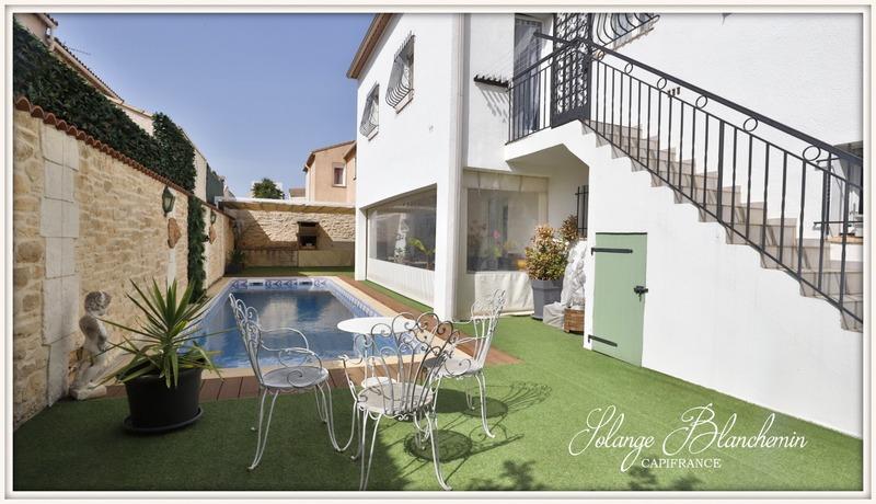 Maison - 250 m² - 9 pièces