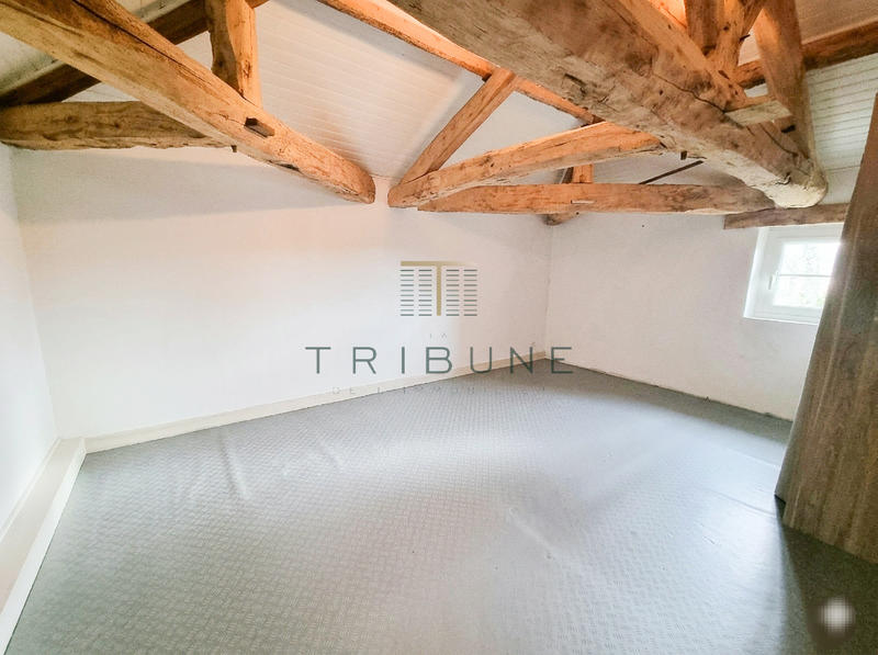 Maison - 210 m² - 6 pièces