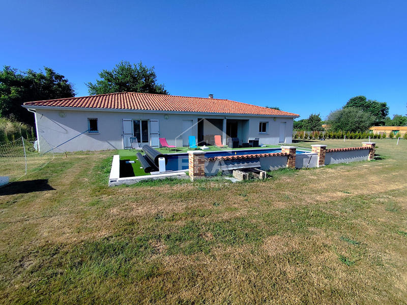 Maison - 137 m² - 6 pièces