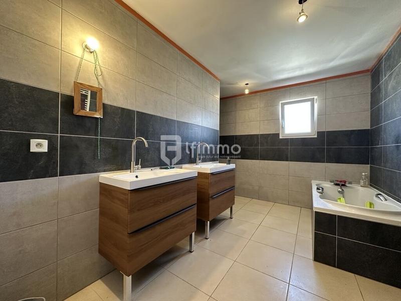 Maison - 166 m² - 4 pièces