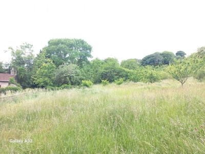 Terrain constructible - 3 400 m²