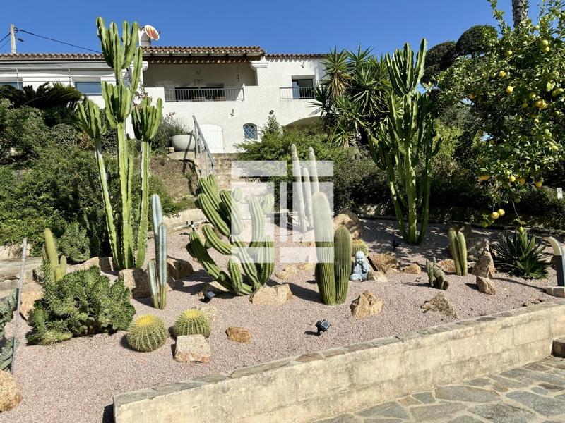 Villa - 166 m² - 6 pièces