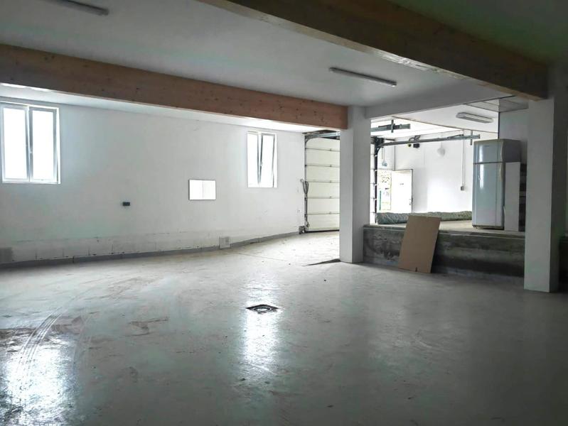Entrepôt - 248 m²