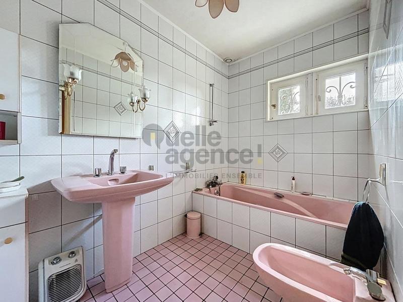 Maison - 141 m² - 8 pièces