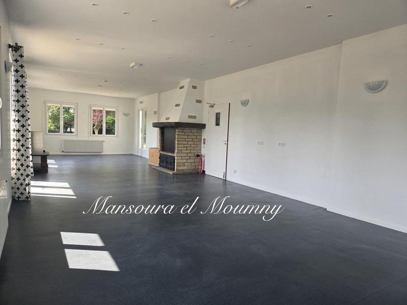 Propriété - 360 m² - 20 pièces