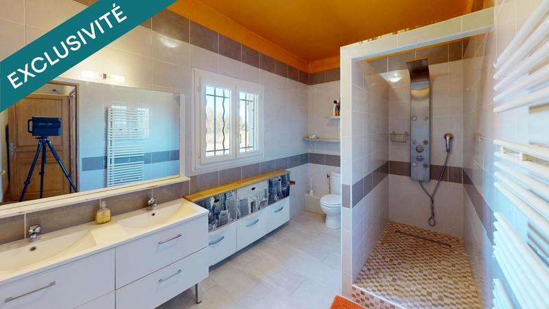 Maison - 240 m² - 7 pièces