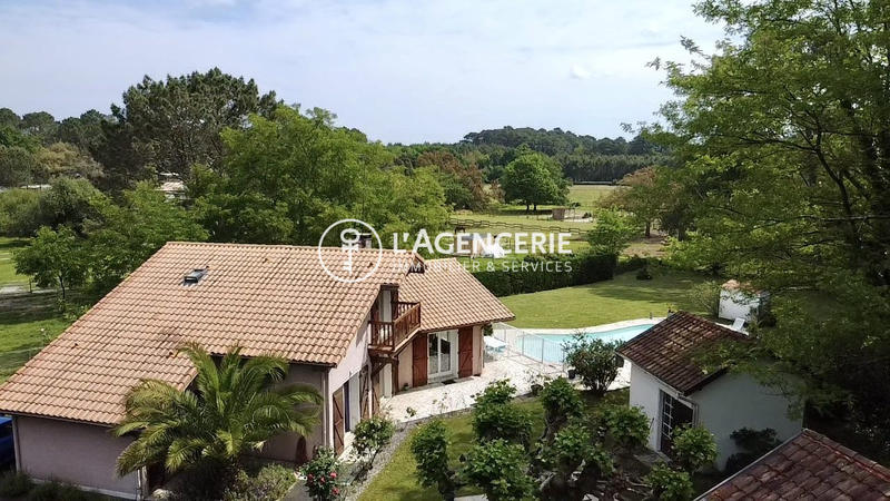 Maison - 147 m² - 7 pièces