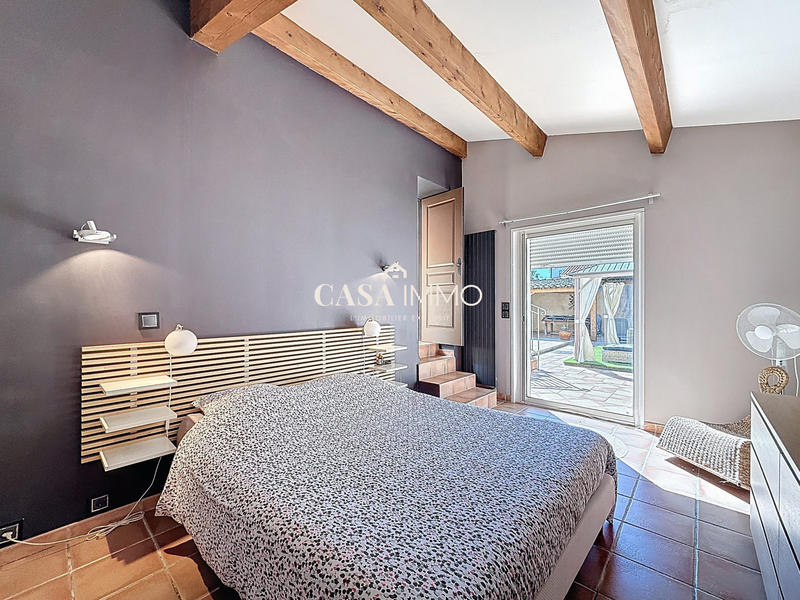 Maison - 185 m² - 8 pièces