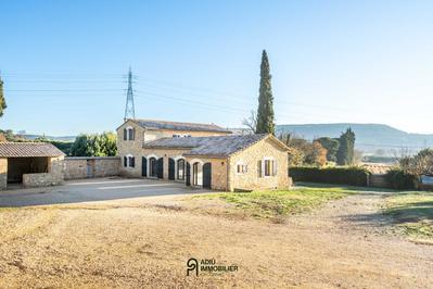 Propriété - 300 m² - 9 pièces