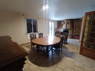 Maison traditionnelle - 90 m² - 4 pièces