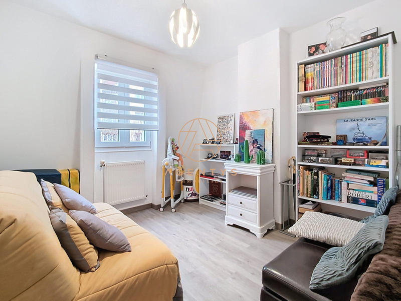 Maison - 87 m² - 6 pièces