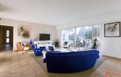 Maison - 220 m² - 8 pièces