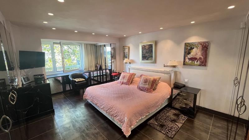 Appartement - 220 m² - 4 pièces