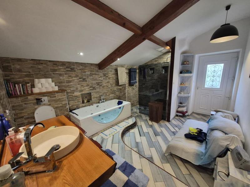 Maison - 206 m² - 6 pièces